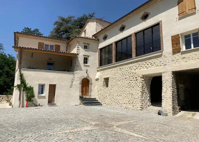 Domaine De Combe Beluze Bed & Breakfast 4*