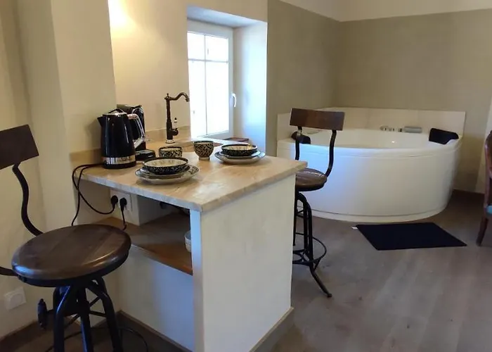 Domaine De Combe Beluze Bed & Breakfast Mison