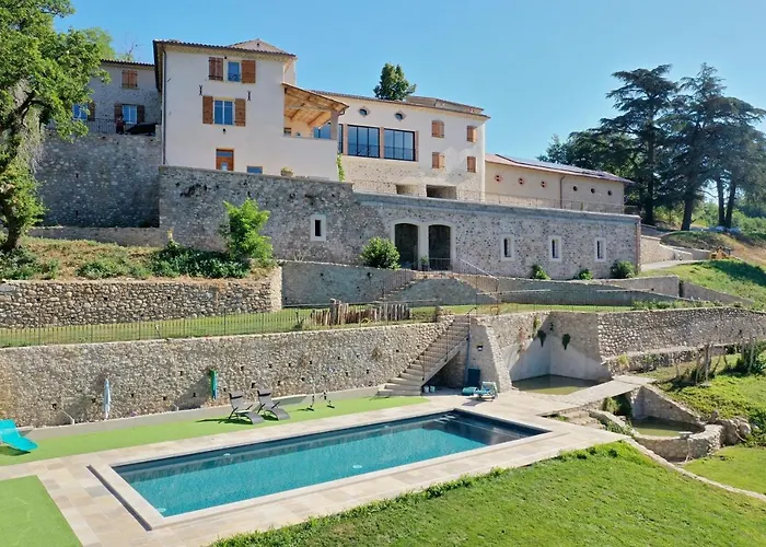 Domaine De Combe Beluze 4*