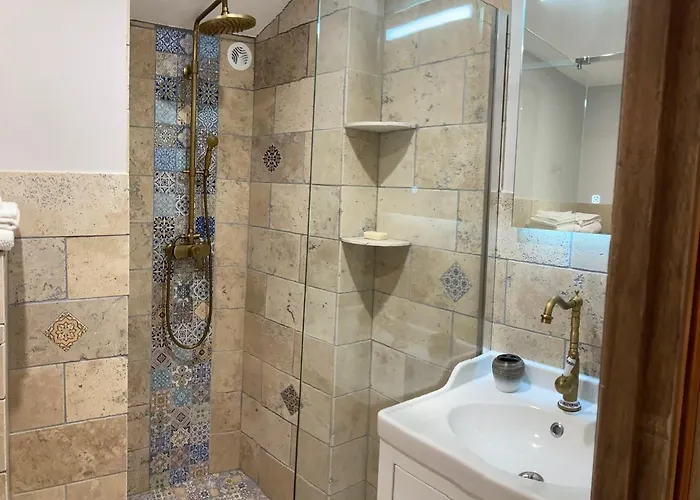 Domaine De Combe Beluze Bed & Breakfast Mison