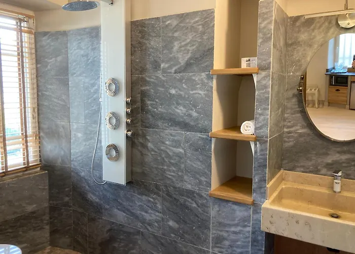 Domaine De Combe Beluze Bed & Breakfast Mison