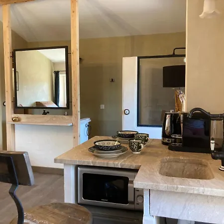 Bed & Breakfast Domaine De Combe Beluze