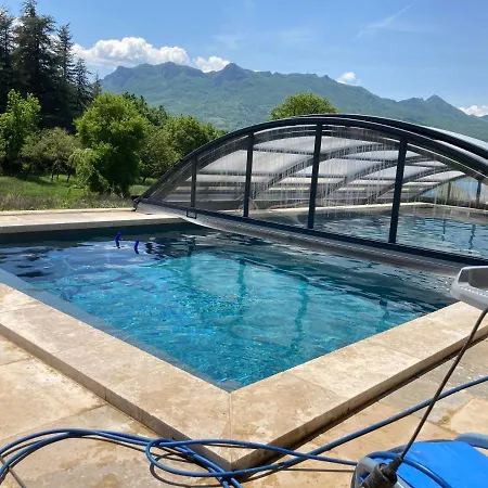 فندق مبيت وإفطار Domaine De Combe Beluze 4*