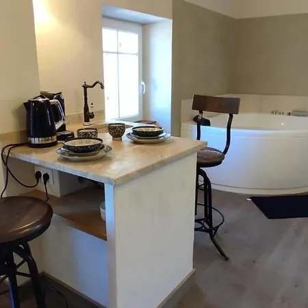 Domaine De Combe Beluze Bed & Breakfast Mison